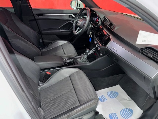 AUDI Q3 2.0 TDI SLINE STRONIC