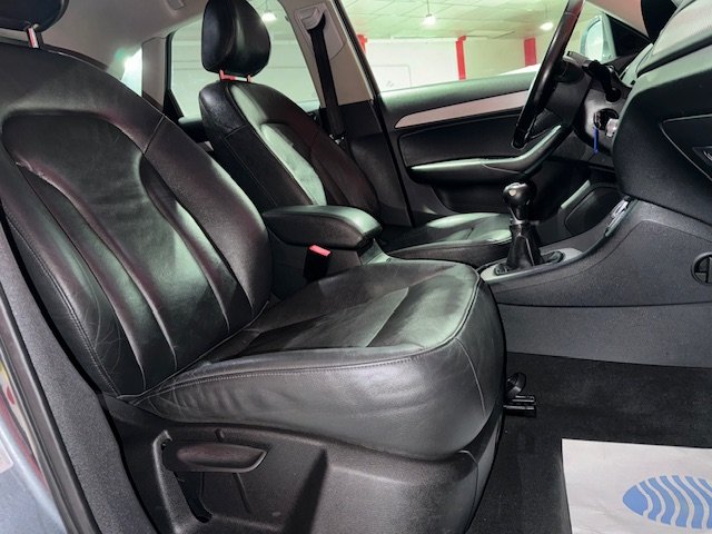 AUDI Q3 AMBIENTE 2.0TDI