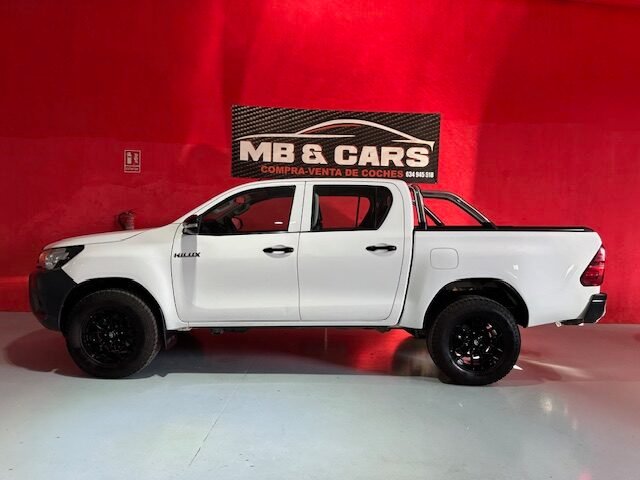 TOYOTA HILUX 2400