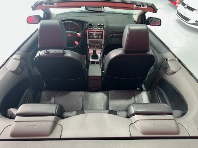 FORD FOCUS CABRIO 2.0I TITANIUM