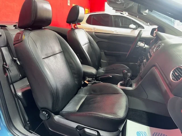 FORD FOCUS CABRIO 2.0I TITANIUM