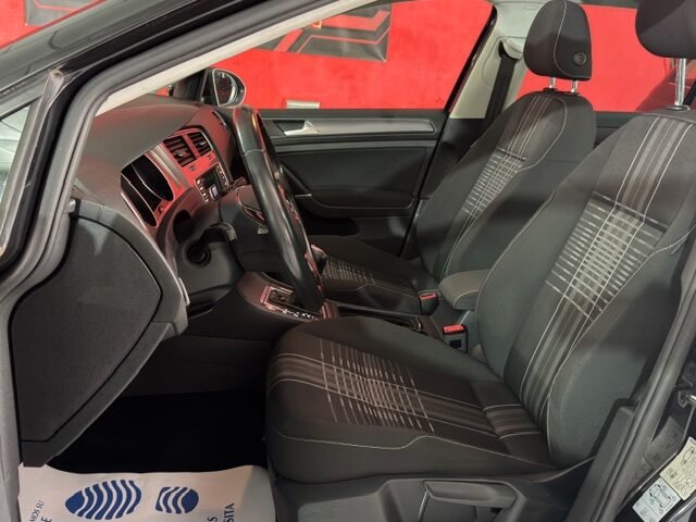 VOLKSWAGEN GOLF 7