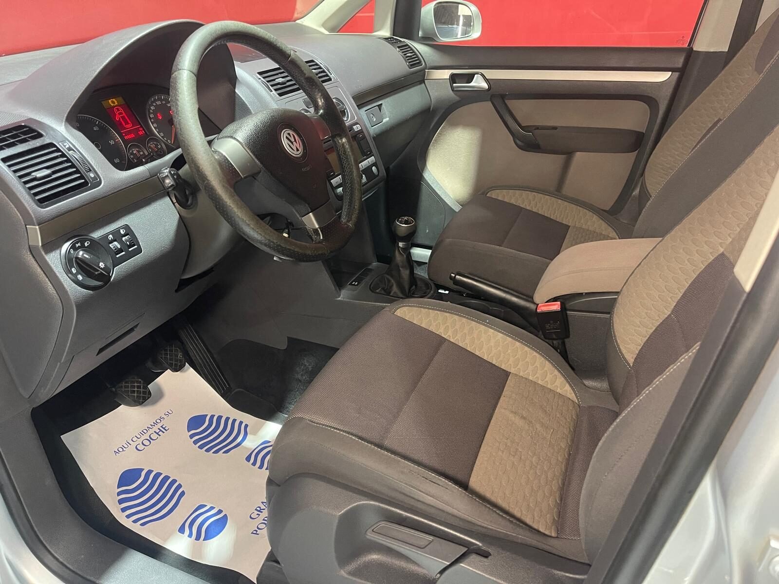 VOLKSWAGEN TOURAN 1.9