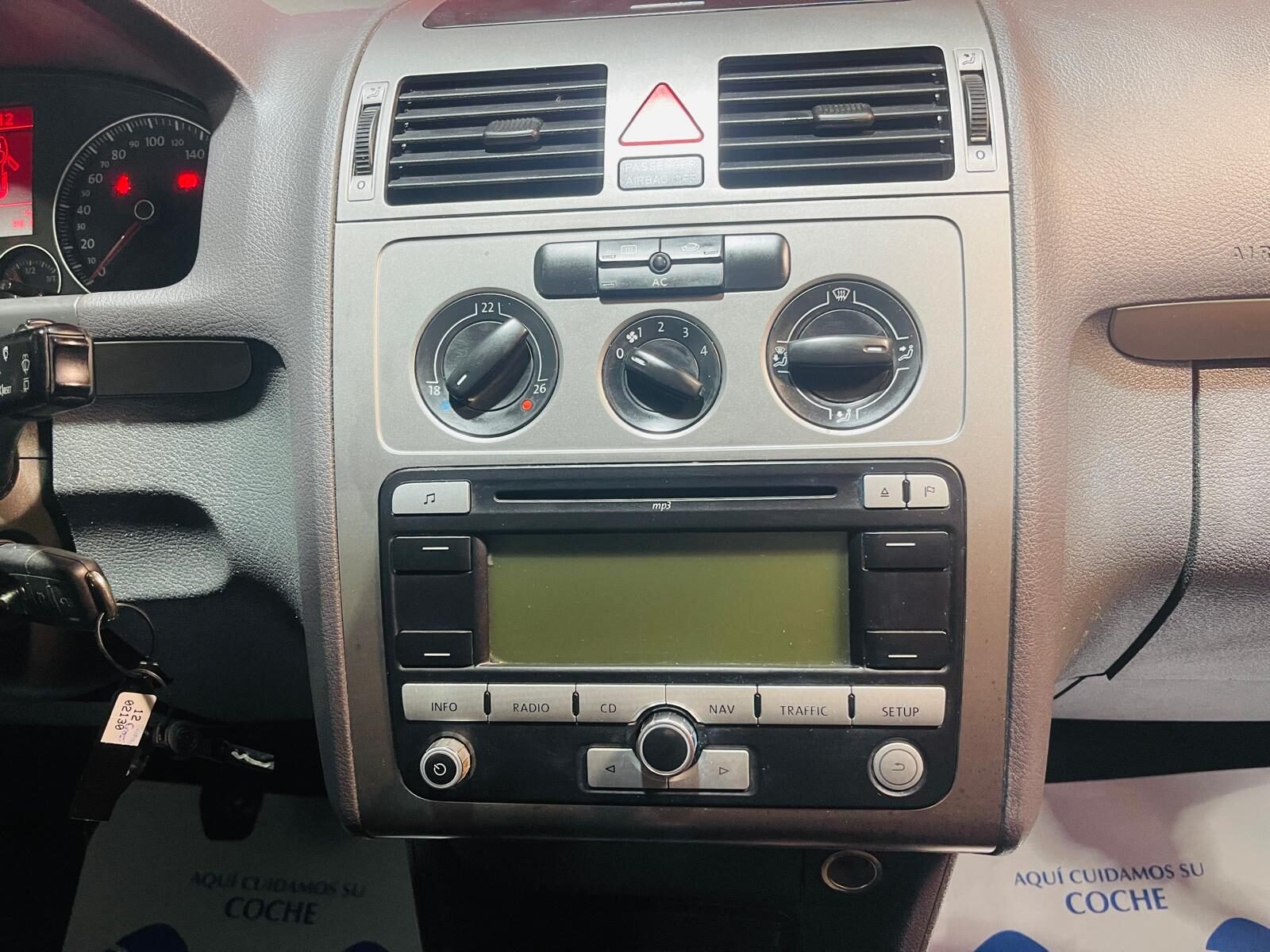 VOLKSWAGEN TOURAN 1.9