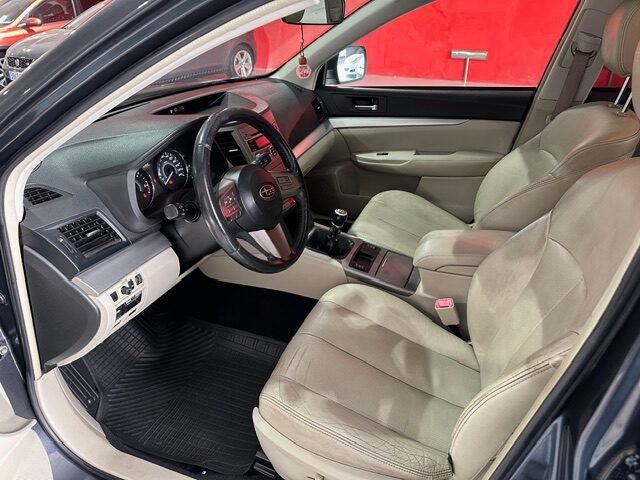 SUBARU OUTBACK 2.0