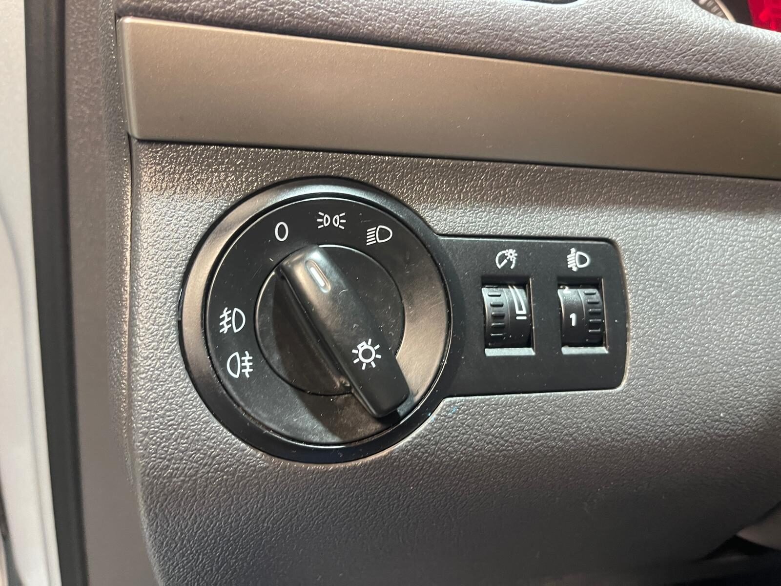 VOLKSWAGEN TOURAN 1.9