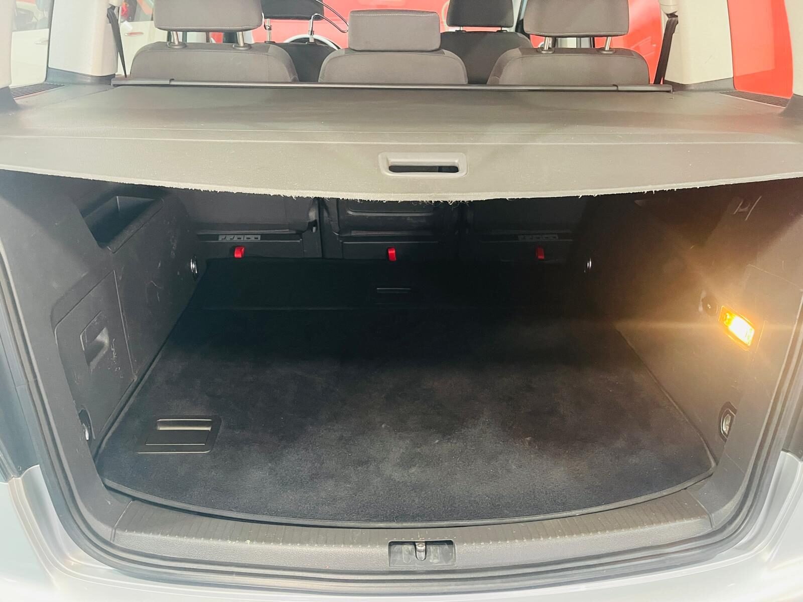 VOLKSWAGEN TOURAN 1.9