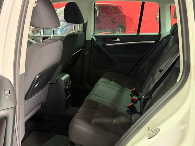 VOLKSWAGEN TIGUAN 2.0