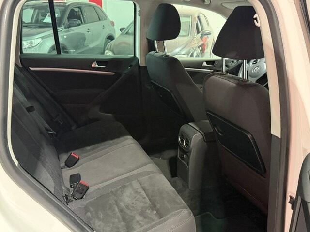 VOLKSWAGEN TIGUAN 2.0