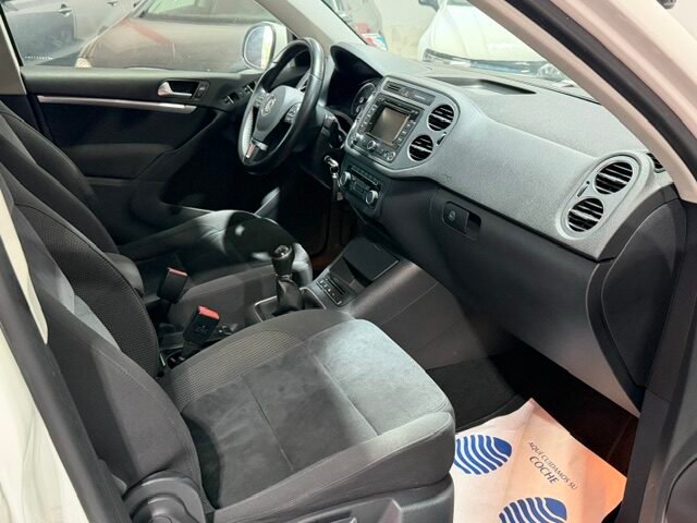 VOLKSWAGEN TIGUAN 2.0