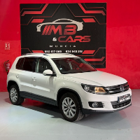 VOLKSWAGEN TIGUAN 2.0